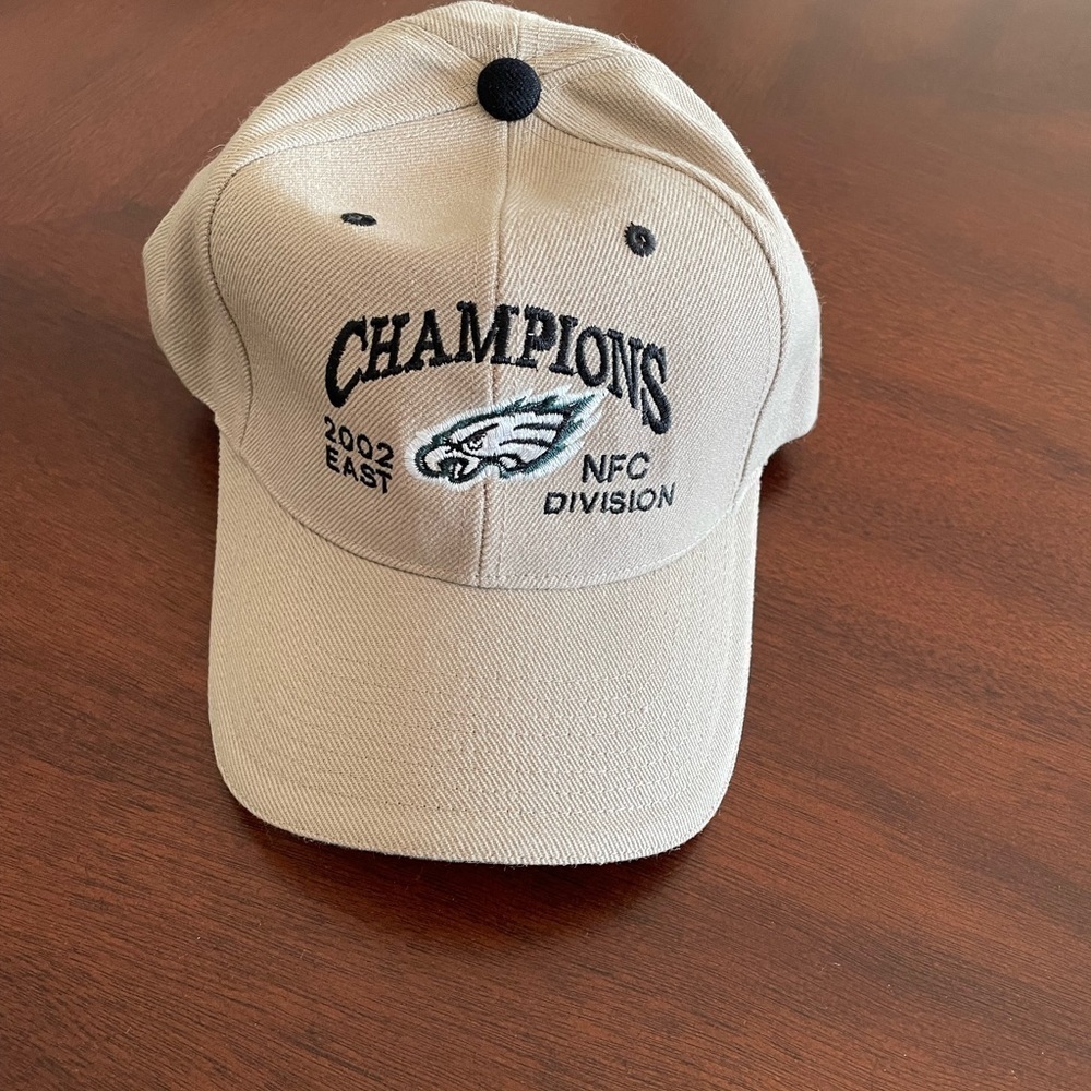 Vintage 2002 Philadelphia Eagles NFC East Division Championship cap beige